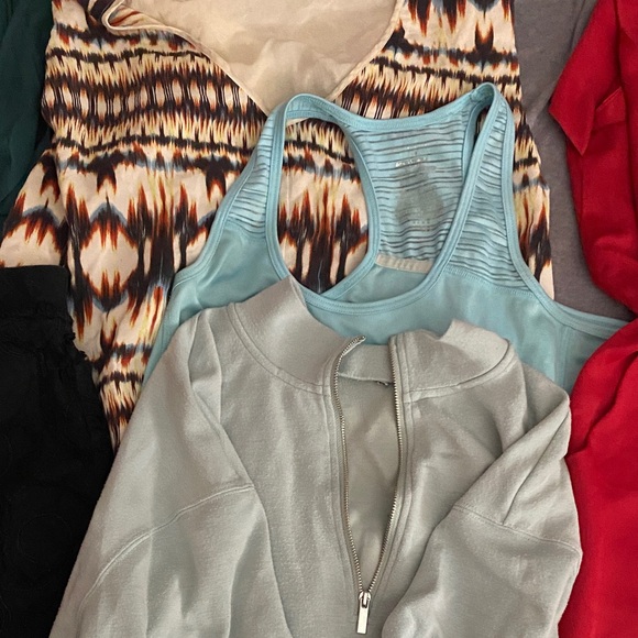 Chic Multicolor Patterned Tank Top - Picture 4 of 4